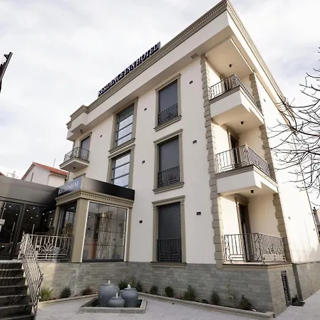 Szálloda Comfort By Rezidence In Tirana